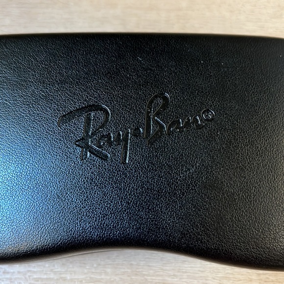 Ray-Ban Case - Picture 2 of 6